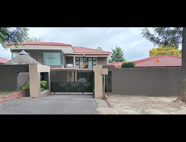 3 BEDROOM HOUSE FOR SALE IN MEREDALE